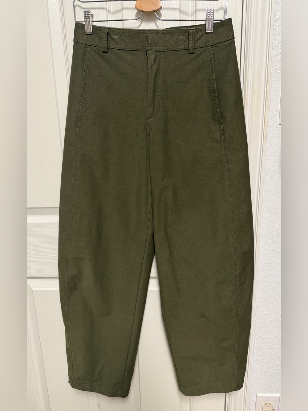 Uniqlo Woman Dark Olive Barrel Wide Leg Pants - Picture 4 of 5